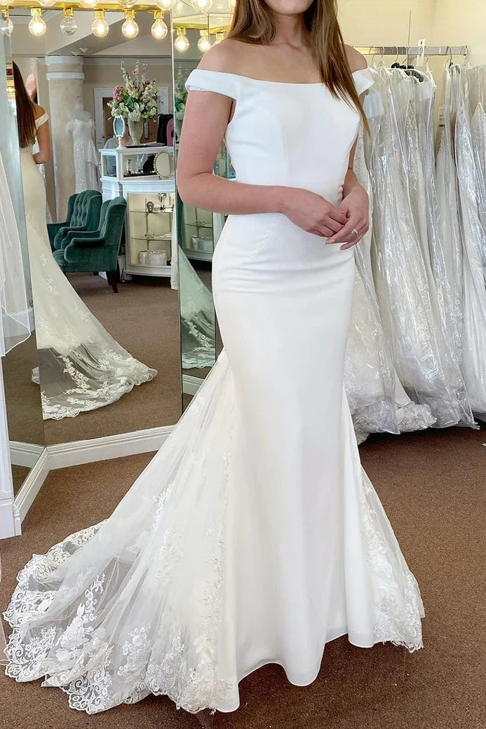 Off-Shoulder Sleeveless Empire Wedding Dress With Train