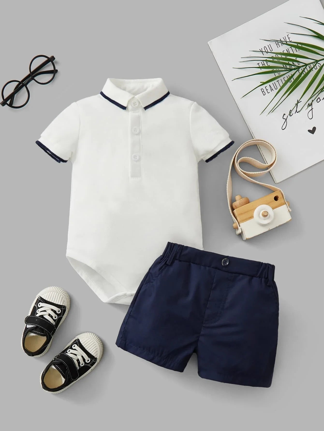 SHEIN Baby Boy Contrast Trim Polo Neck Bodysuit & Shorts