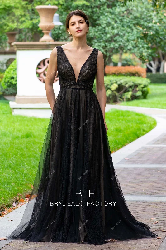 Black Boho Plunging Lace Tulle Wedding Dress